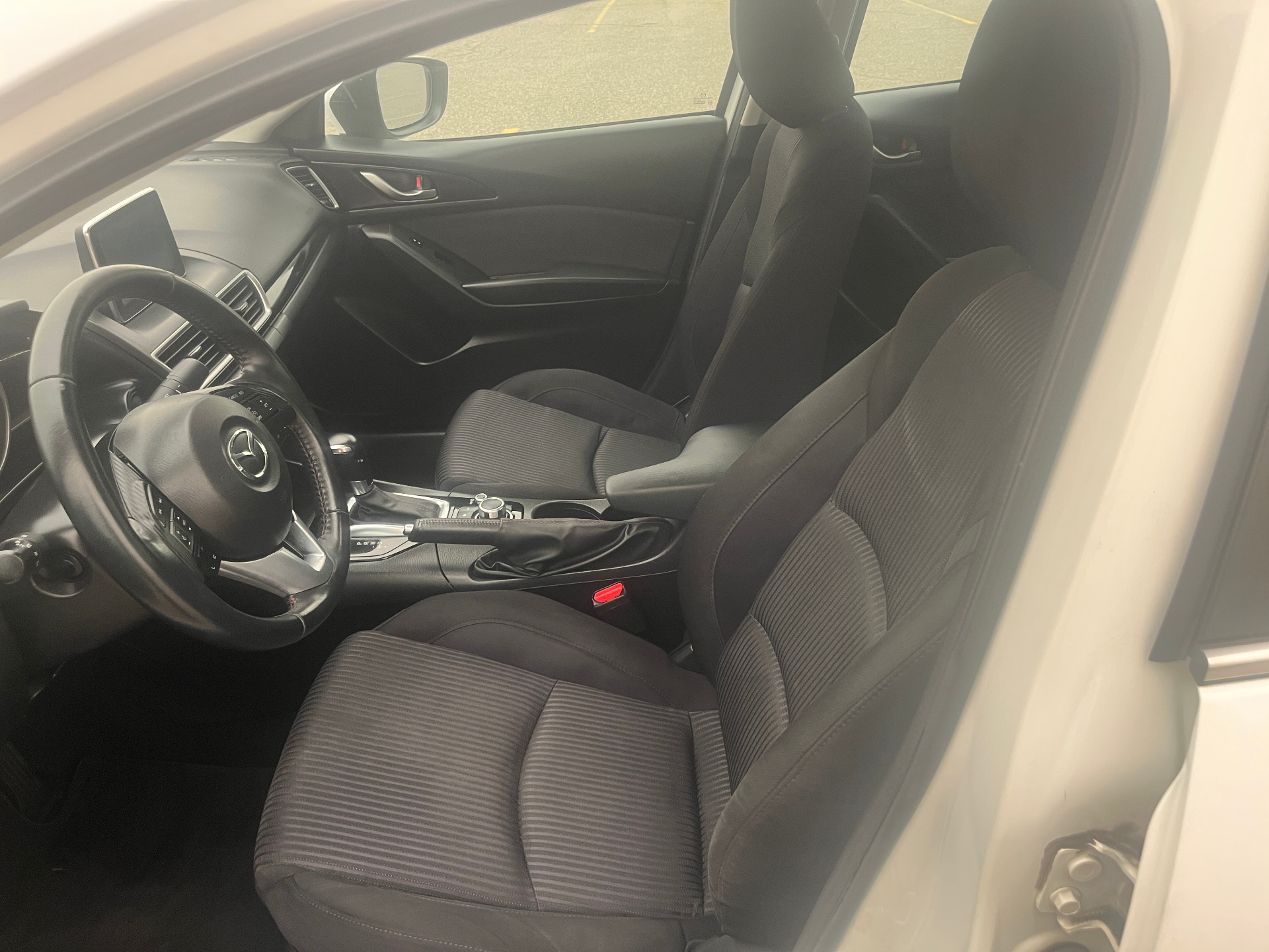 Used 2015 Mazda 3 GS-SKY in White for sale at B&P Auto Sales in Toronto & GTA — photo 21 of 25