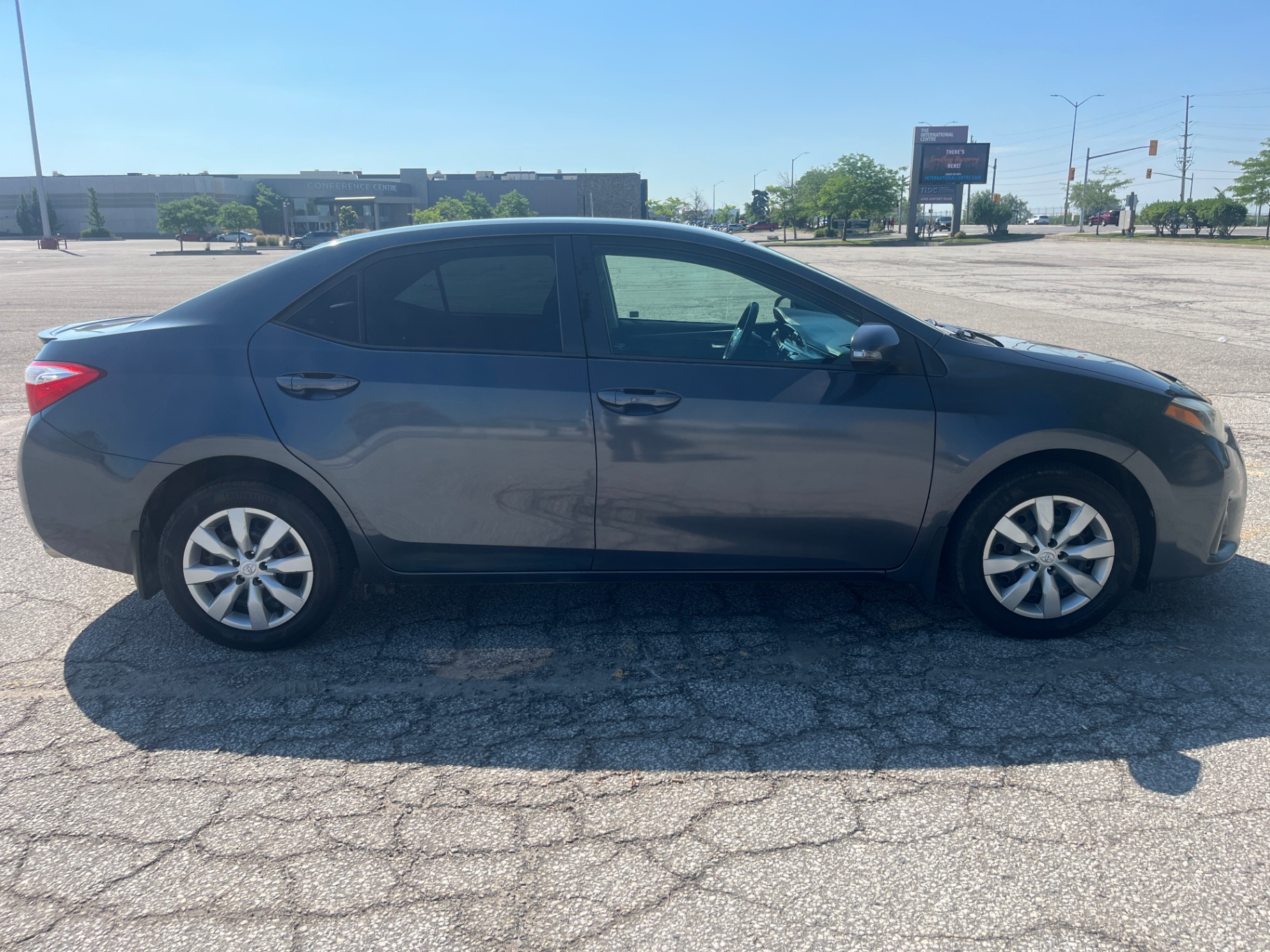 Used 2014 Toyota Corolla Sport in Gray for sale at B&P Auto Sales in Toronto & GTA — photo 6 of 21