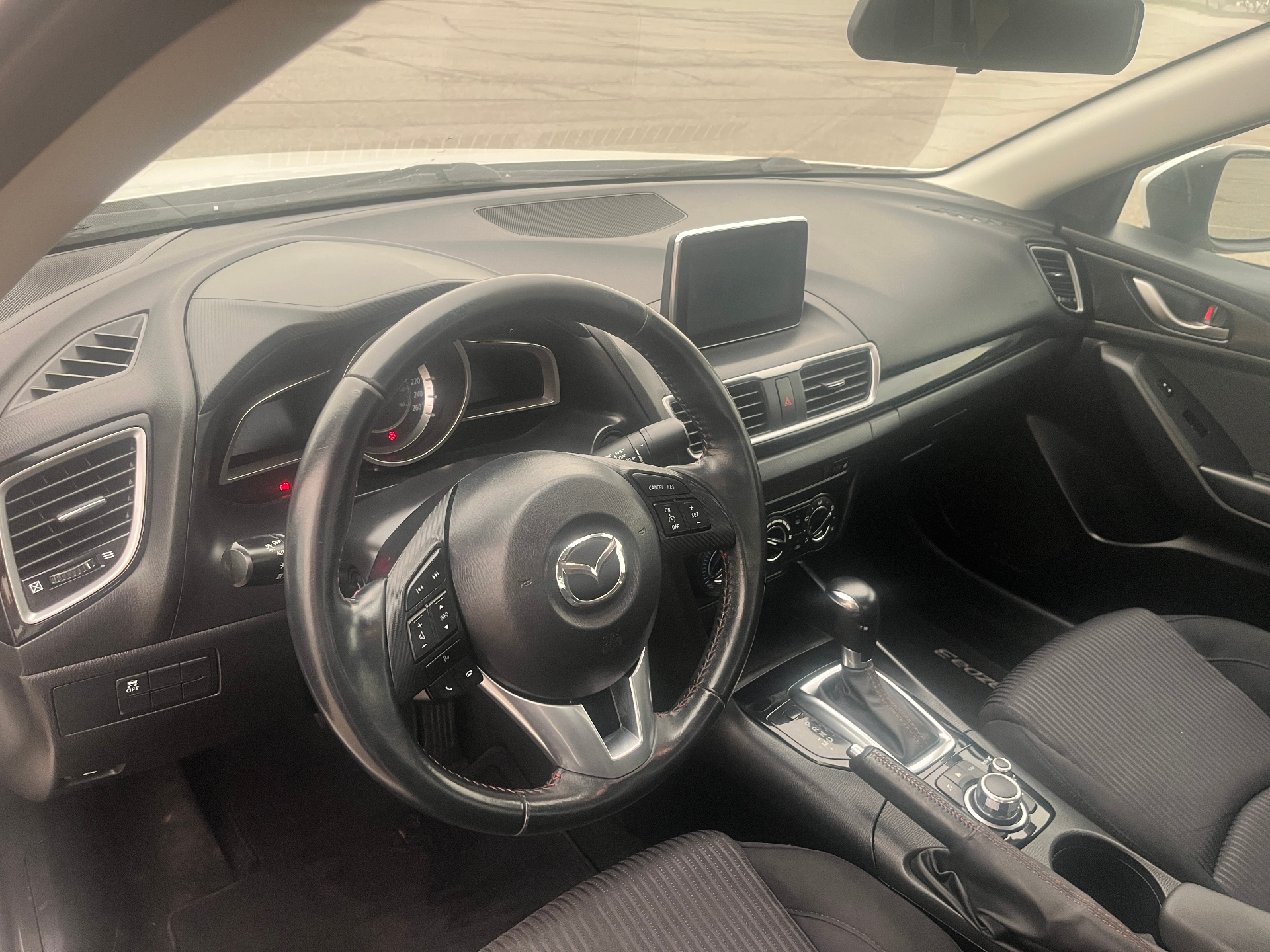 Used 2015 Mazda 3 GS-SKY in White for sale at B&P Auto Sales in Toronto & GTA — photo 13 of 25