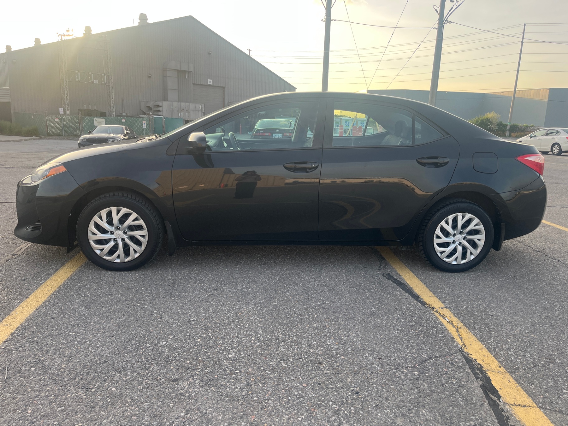 Used 2017 Toyota Corolla LE in Black for sale at B&P Auto Sales in Toronto & GTA — photo 4 of 24