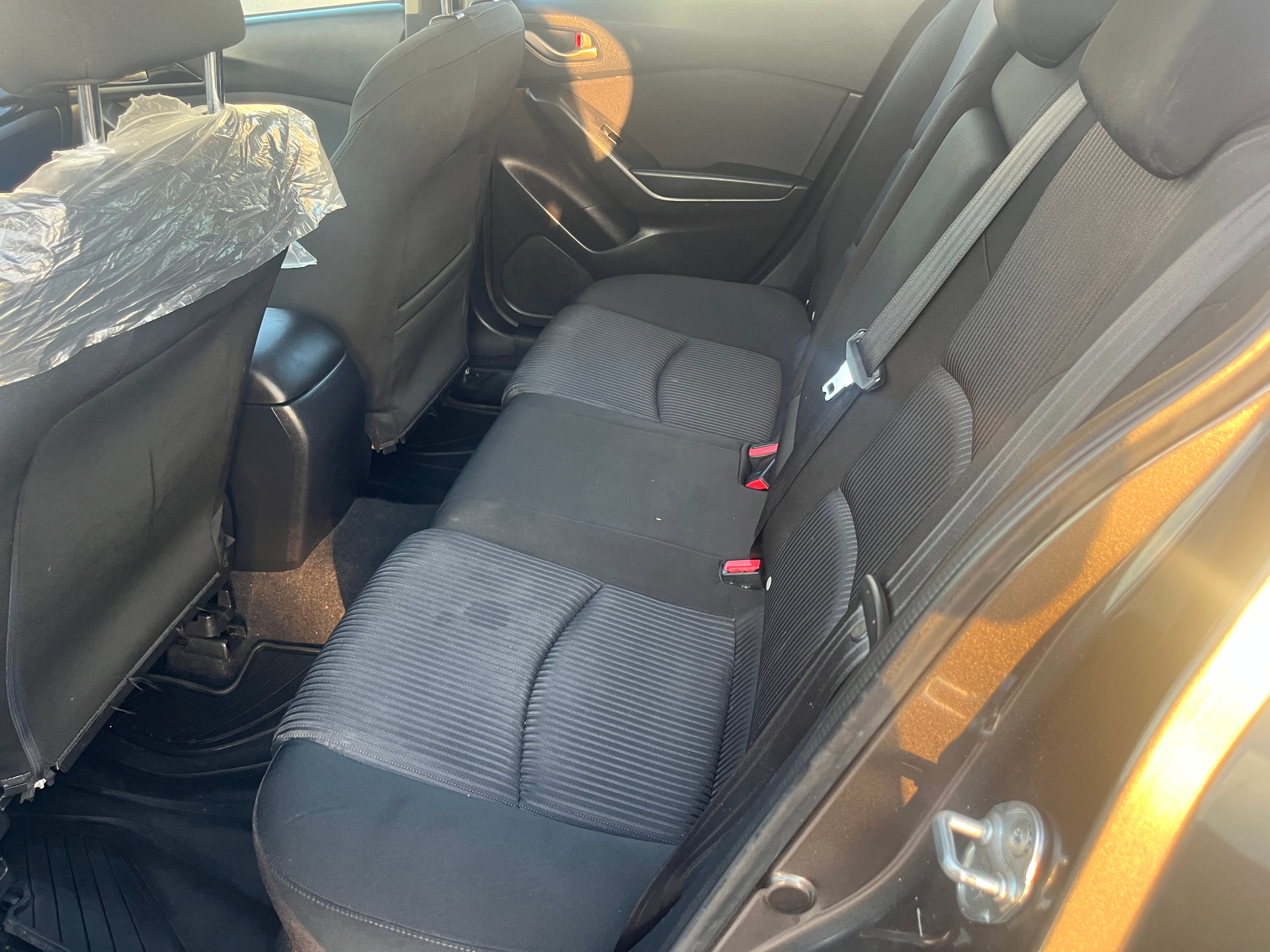 Used 2015 Mazda 3 GS-SKY HB SPORT in Brown for sale at B&P Auto Sales in Toronto & GTA — photo 9 of 25