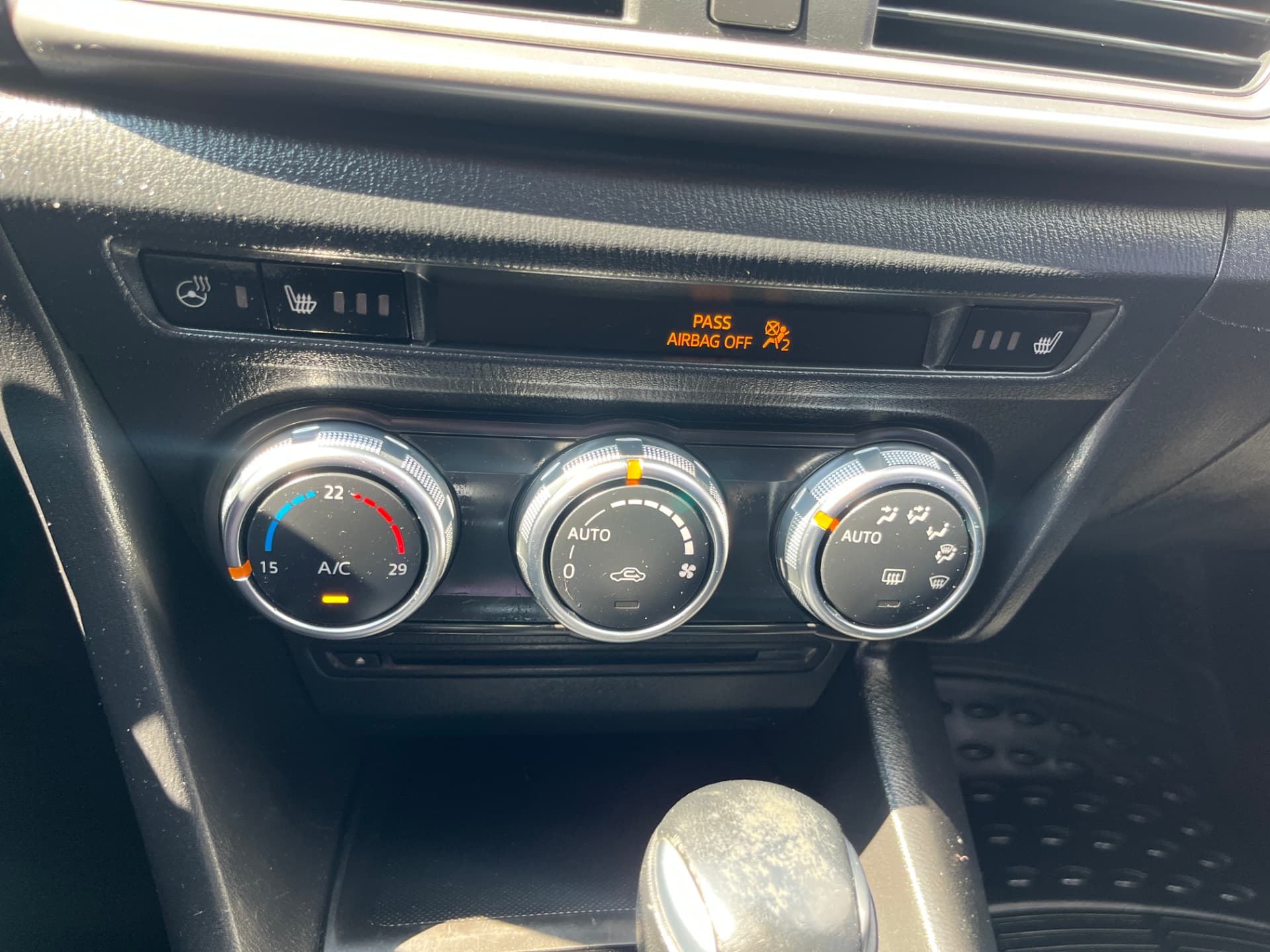 Used 2018 Mazda Mazda 3 SE in Red for sale at B&P Auto Sales in Toronto & GTA — photo 15 of 24