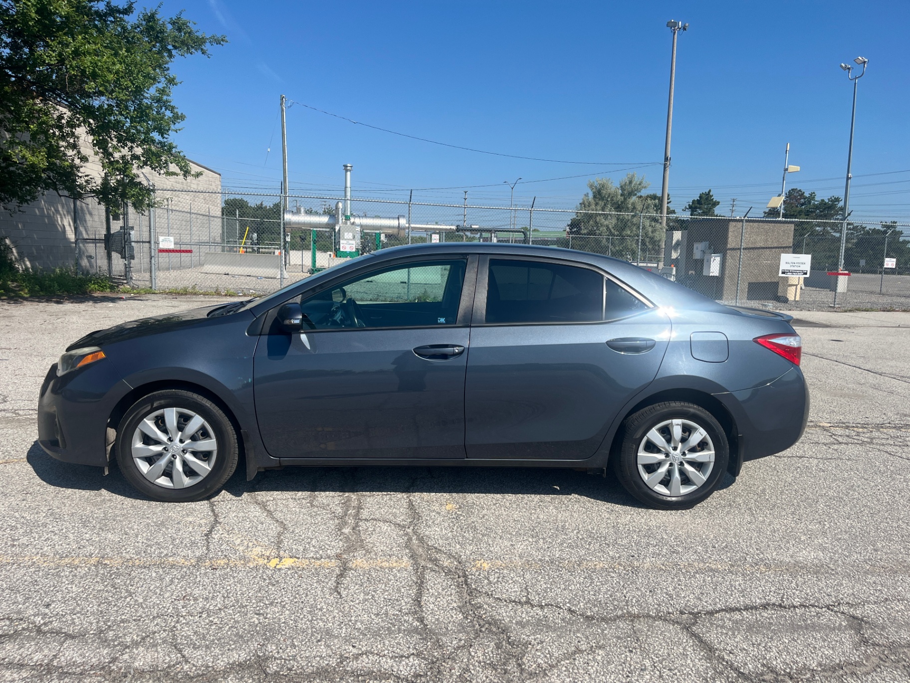 Used 2014 Toyota Corolla Sport in Gray for sale at B&P Auto Sales in Toronto & GTA — photo 4 of 21