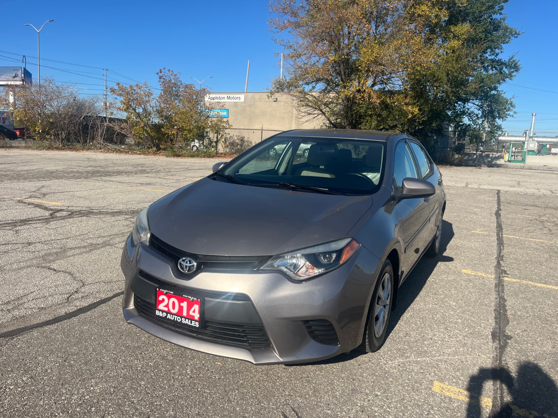 Used 2014 Toyota Corolla LE ECO in Brown for sale at B&P Auto Sales in Toronto & GTA — photo 3 of 23