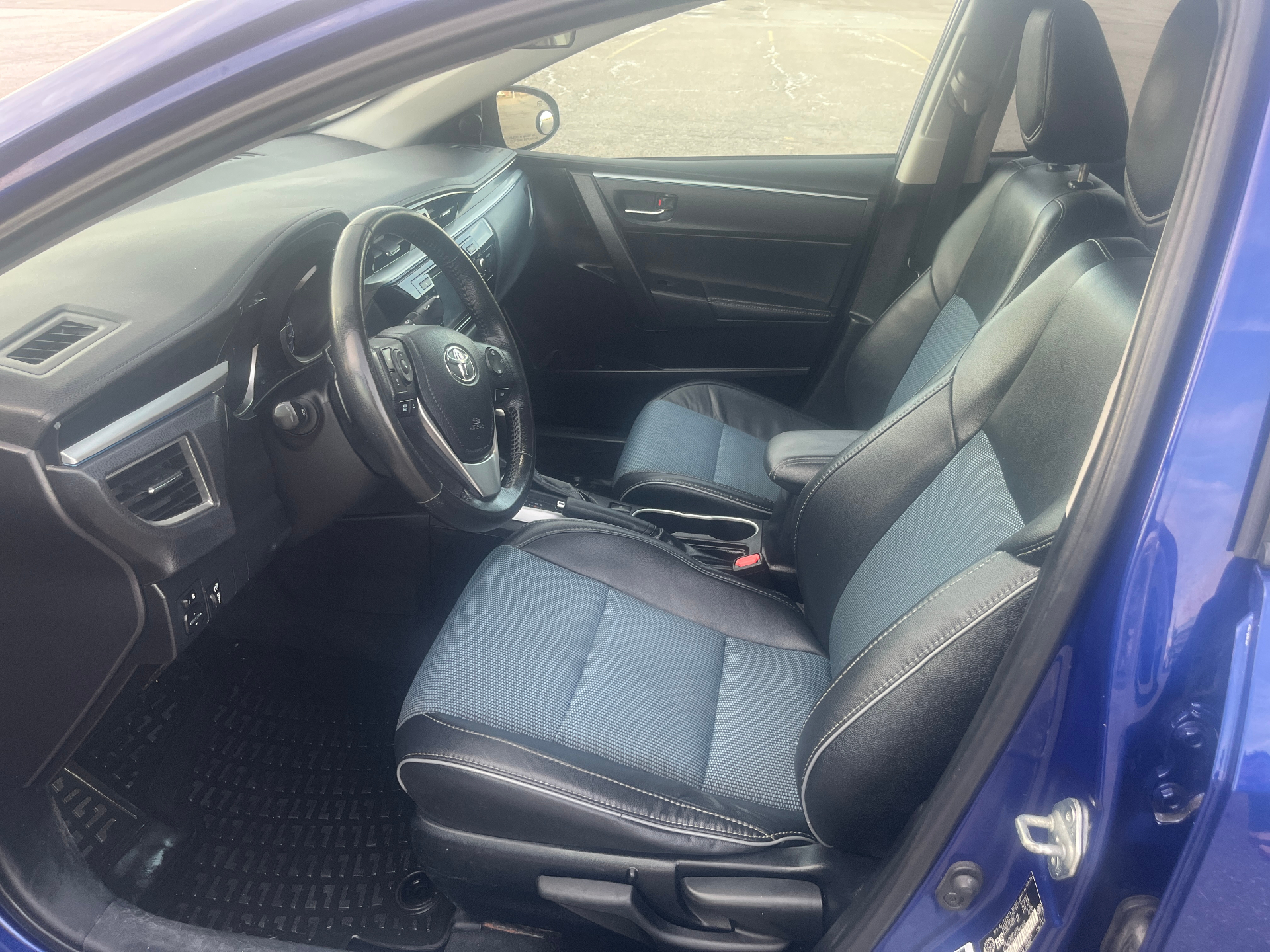 Used 2015 Toyota Corolla Sport in Blue for sale at B&P Auto Sales in Toronto & GTA — photo 21 of 25