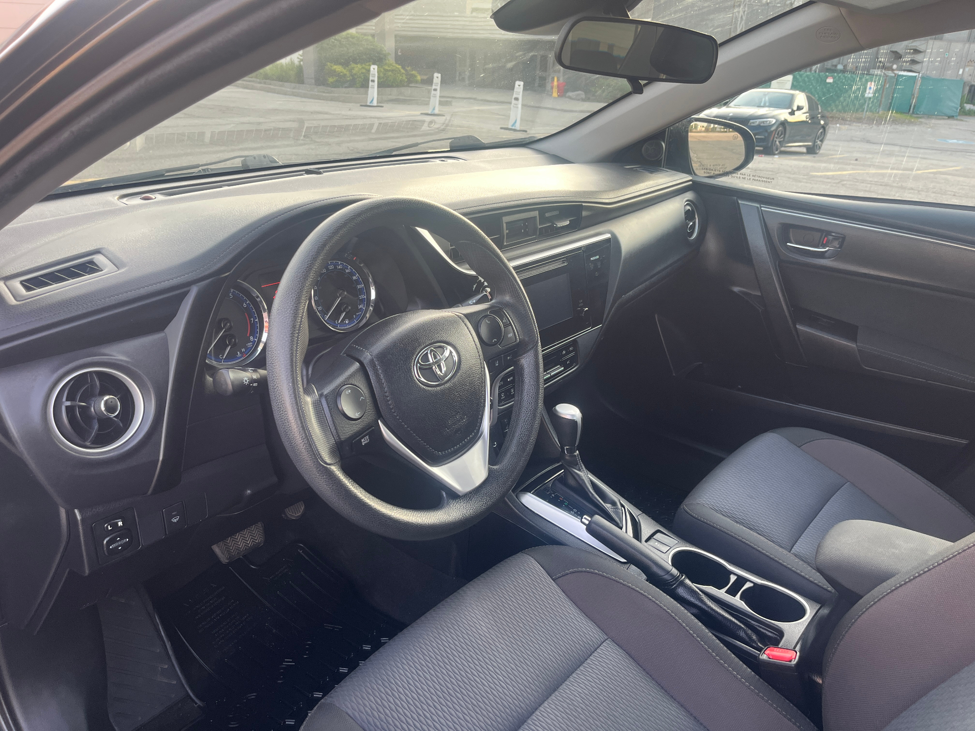 Used 2017 Toyota Corolla LE in Black for sale at B&P Auto Sales in Toronto & GTA — photo 13 of 24