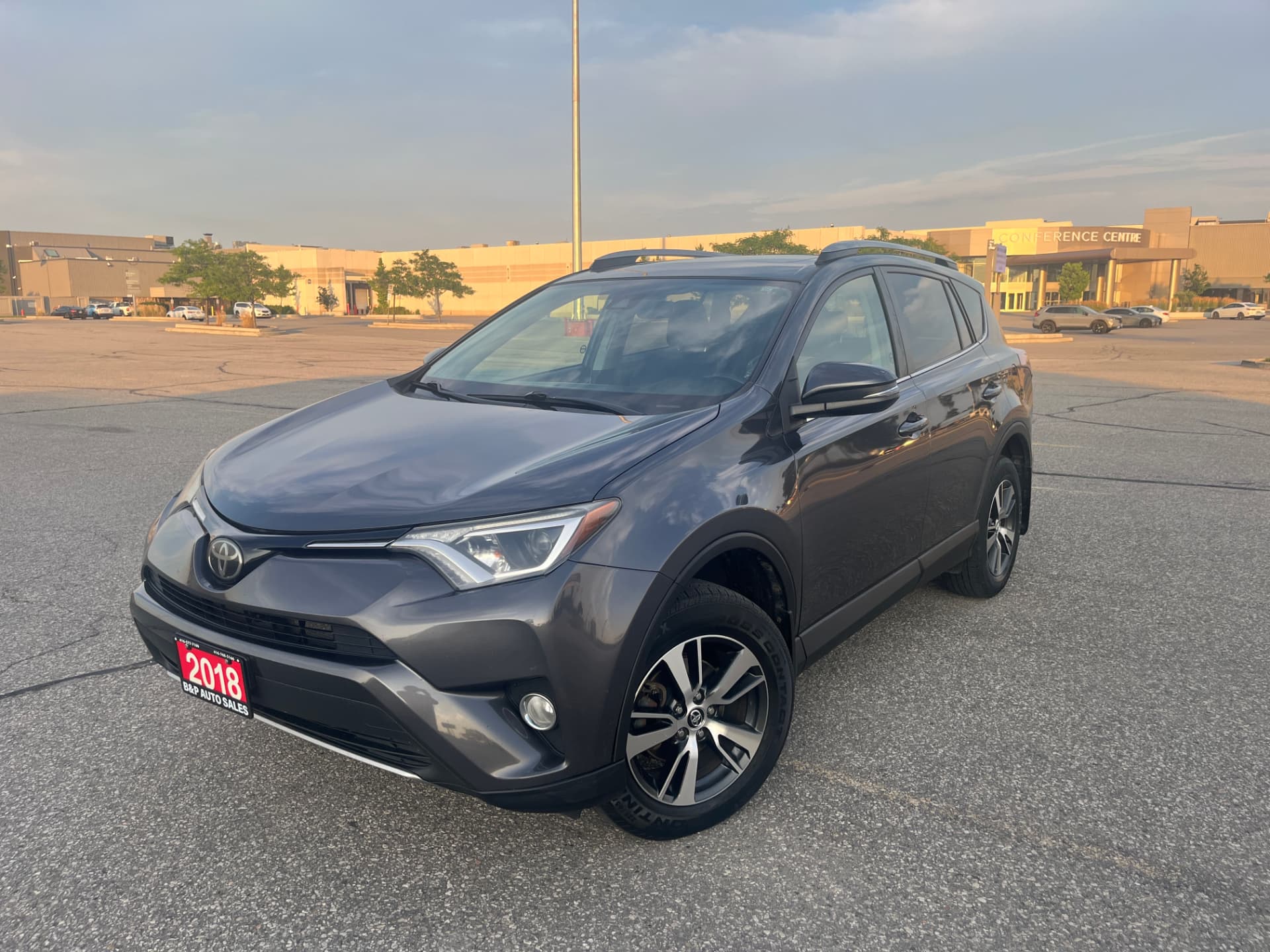 Used 2018 Toyota RAV4 XLE AWD in Gray for sale at B&P Auto Sales in Toronto & GTA — photo 2 of 25