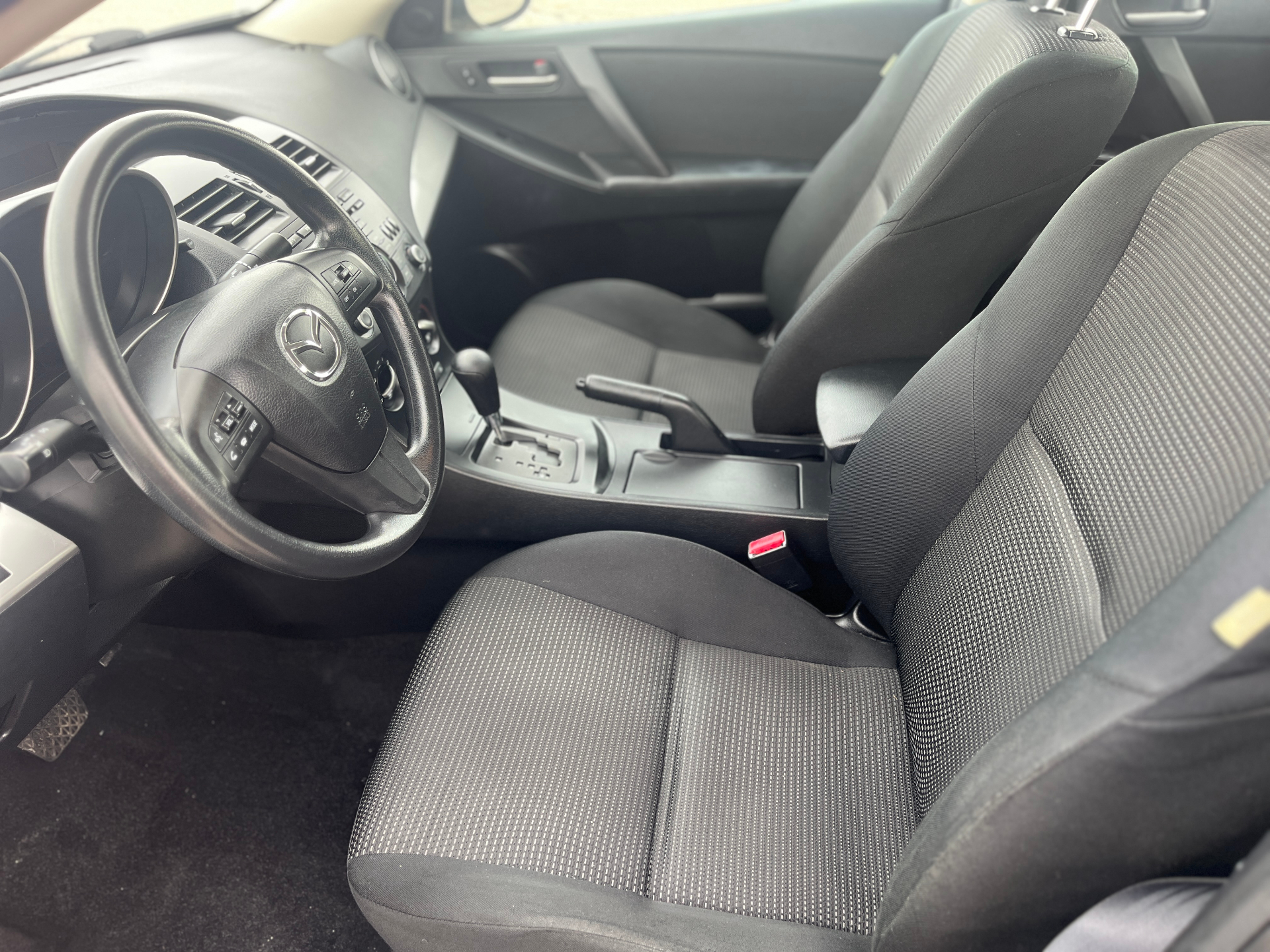 Used 2013 Mazda 3 GS in Dark Gray for sale at B&P Auto Sales in Toronto & GTA — photo 15 of 21