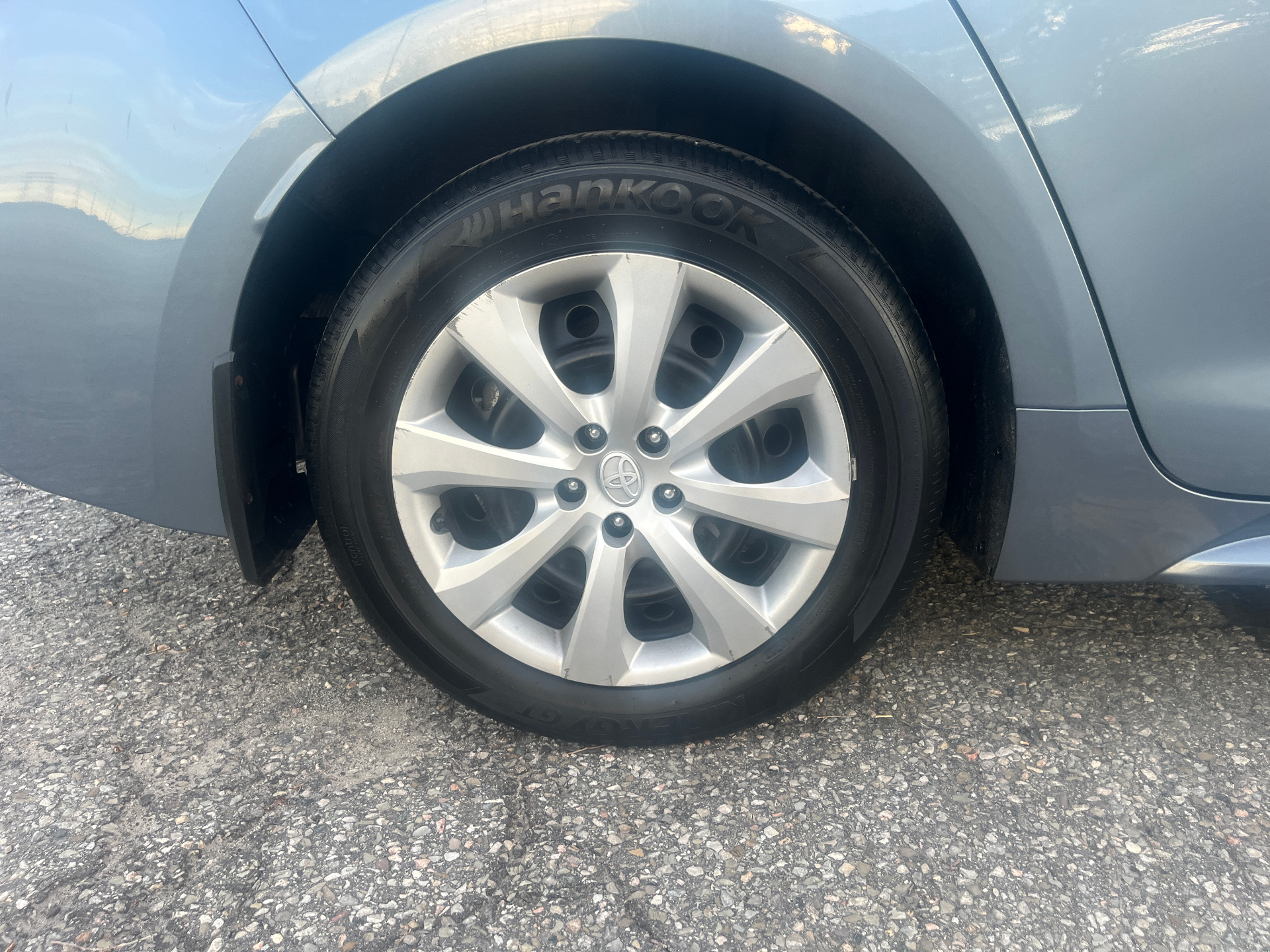 Used 2022 Toyota Corolla LE in Gray for sale at B&P Auto Sales in Toronto & GTA — photo 7 of 23