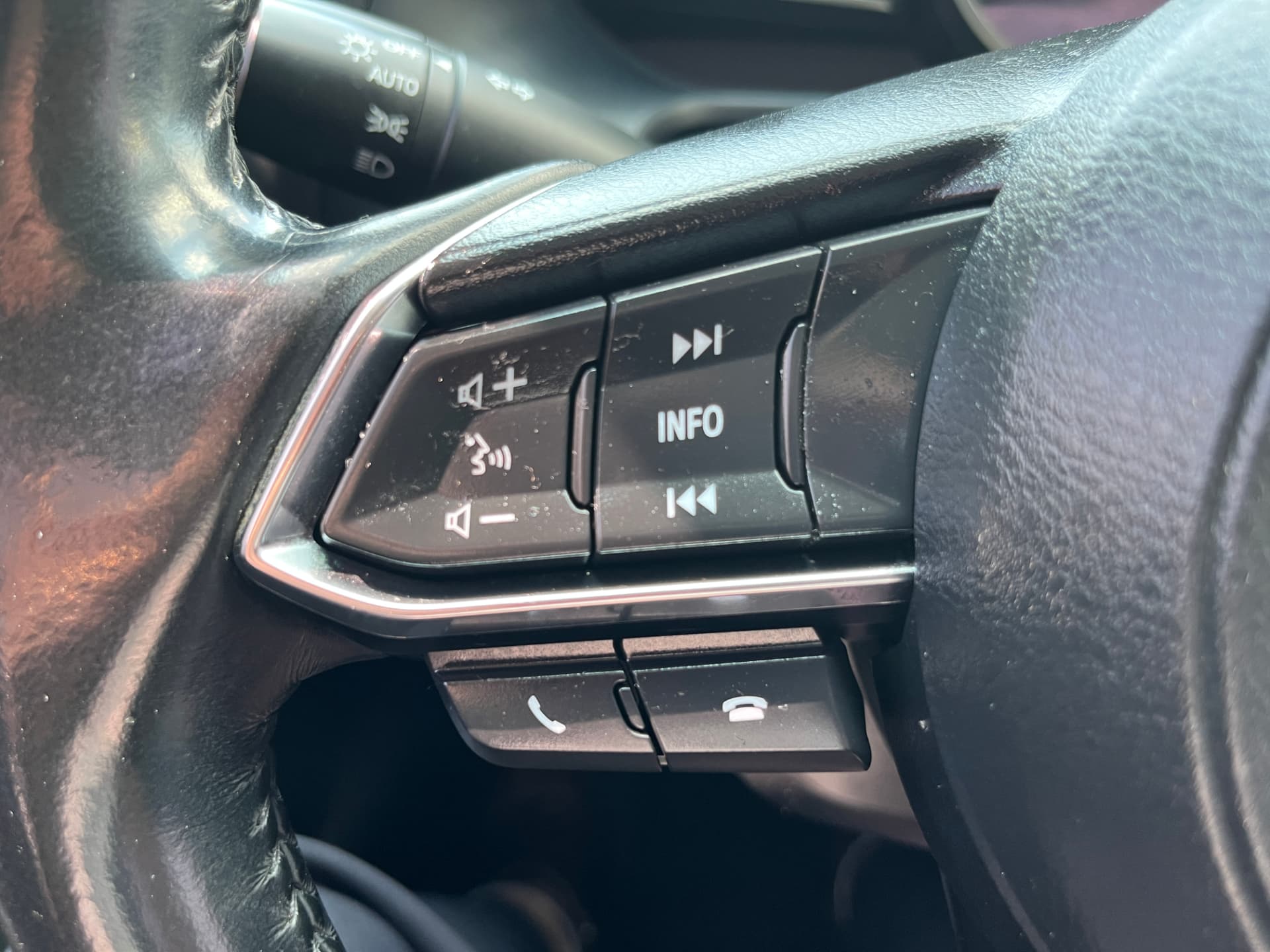Used 2018 Mazda Mazda 3 SE in Red for sale at B&P Auto Sales in Toronto & GTA — photo 12 of 24