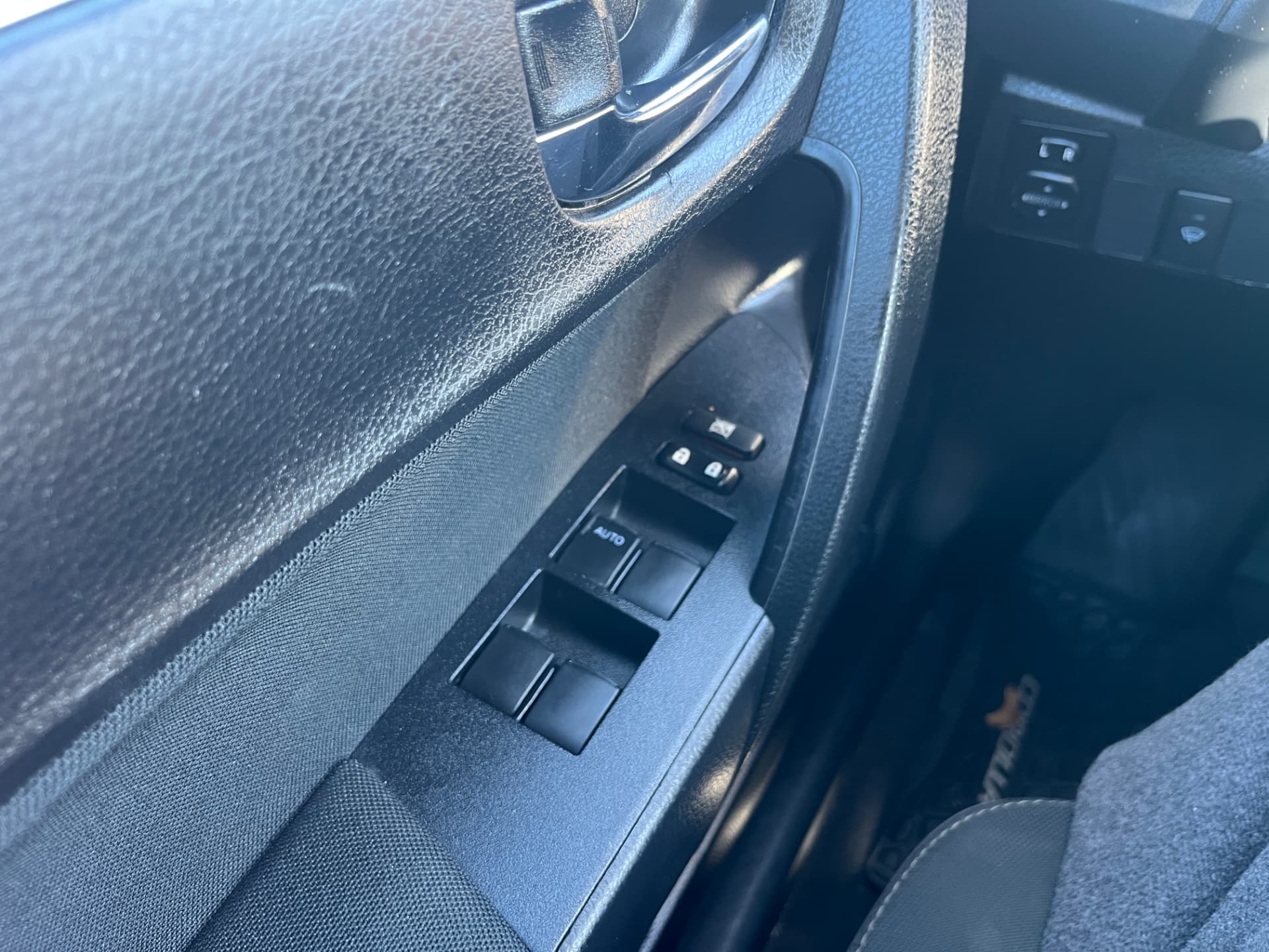Used 2018 Toyota Corolla LE in Black for sale at B&P Auto Sales in Toronto & GTA — photo 21 of 24