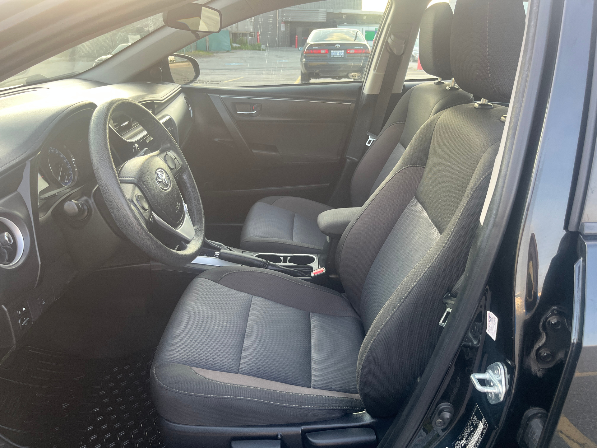 Used 2017 Toyota Corolla LE in Black for sale at B&P Auto Sales in Toronto & GTA — photo 18 of 24