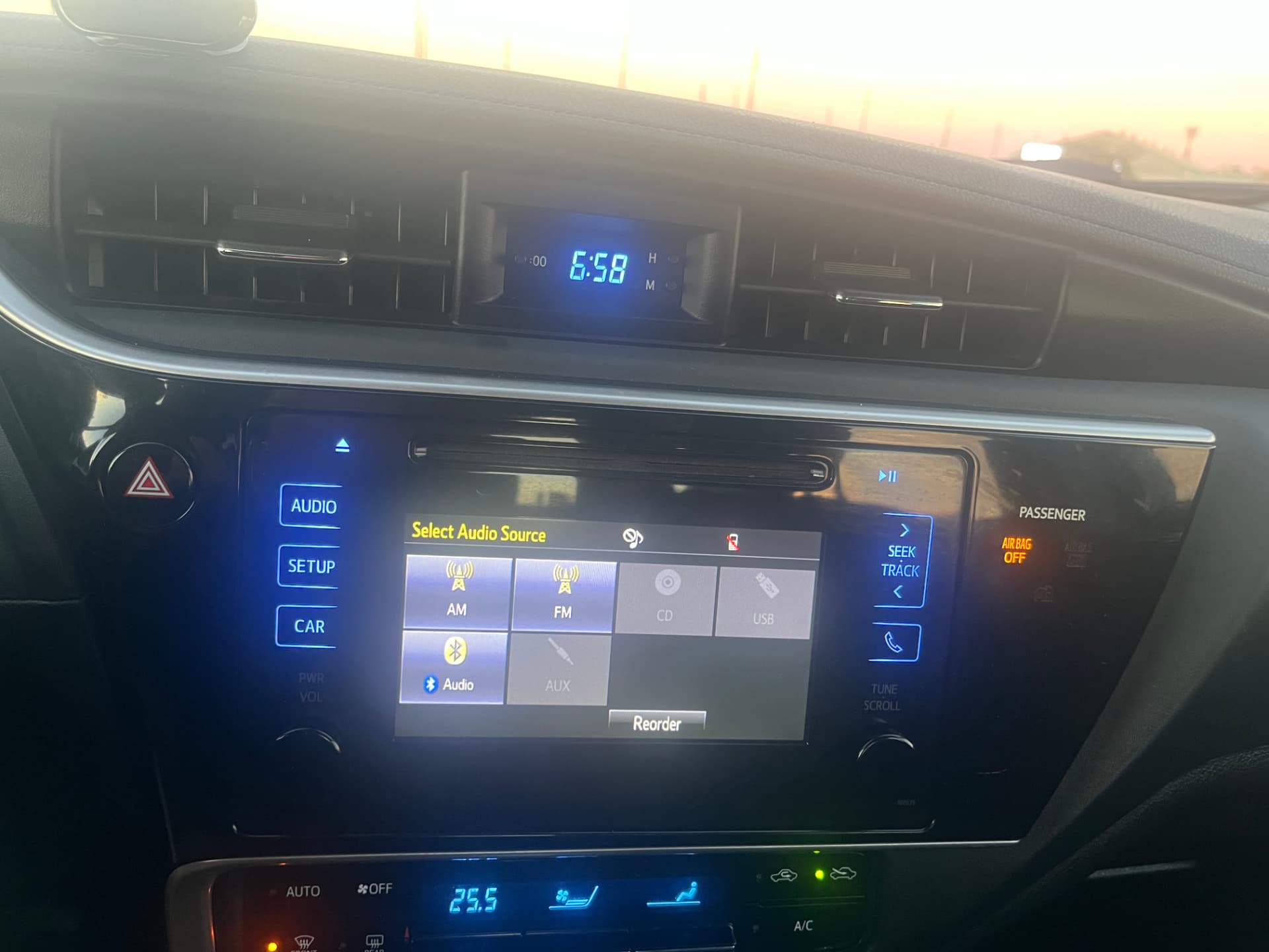 Used 2017 Toyota Corolla LE in Gray for sale at B&P Auto Sales in Toronto & GTA — photo 13 of 23