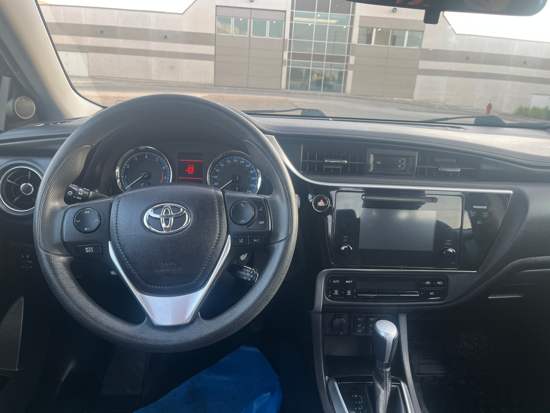 Used 2017 Toyota Corolla LE in Black for sale at B&P Auto Sales in Toronto & GTA — photo 8 of 24
