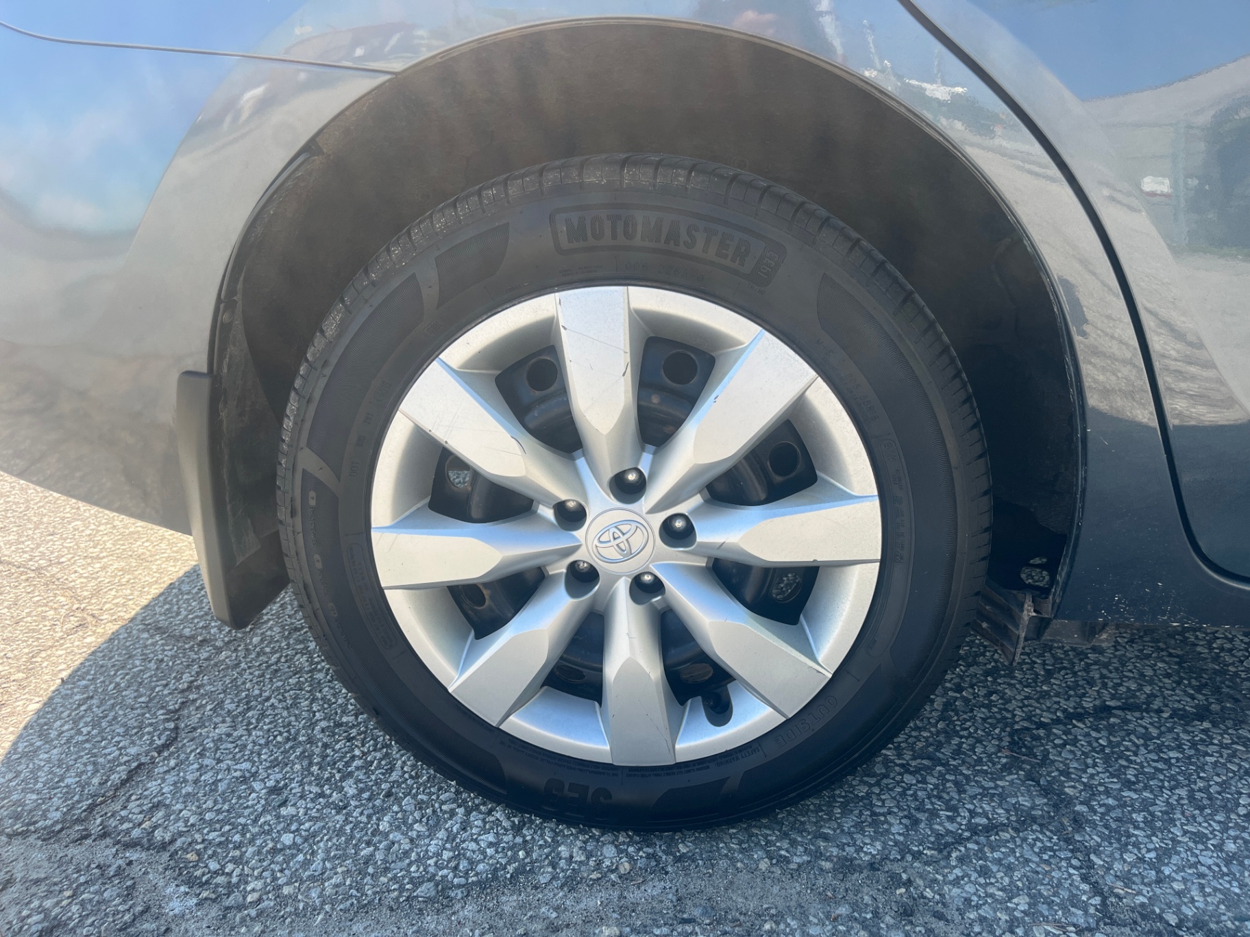 Used 2014 Toyota Corolla Sport in Gray for sale at B&P Auto Sales in Toronto & GTA — photo 7 of 21