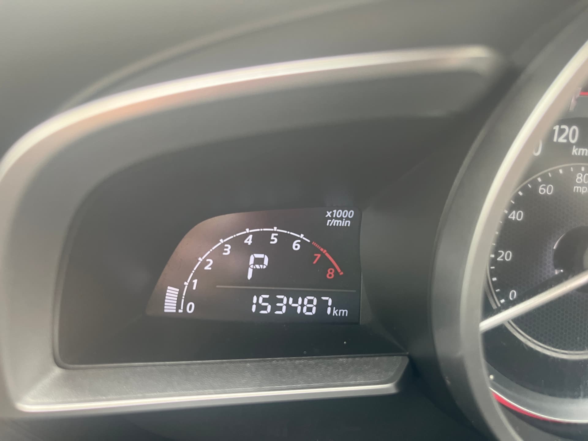 Used 2015 Mazda 3 GS-SKY in White for sale at B&P Auto Sales in Toronto & GTA — photo 10 of 26