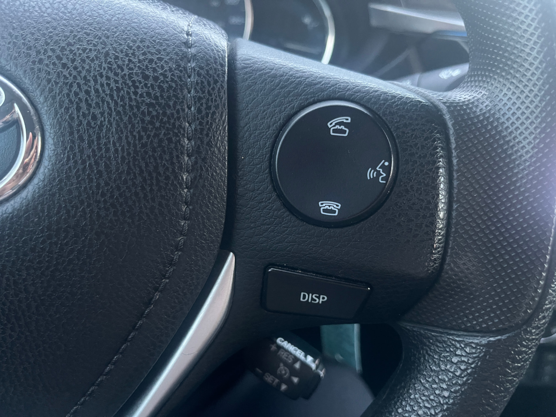 Used 2016 Toyota Corolla LE in White for sale at B&P Auto Sales in Toronto & GTA — photo 10 of 24